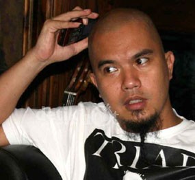 Tampil di DahSyat, Ahmad Dhani Doakan Istri Yang Hamil