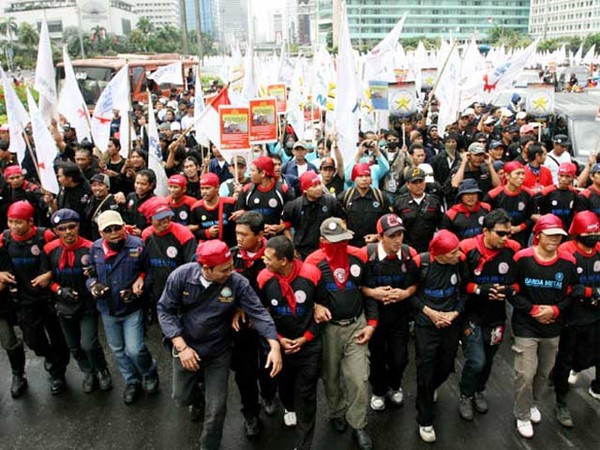 Ribuan Buruh Geruduk Istana