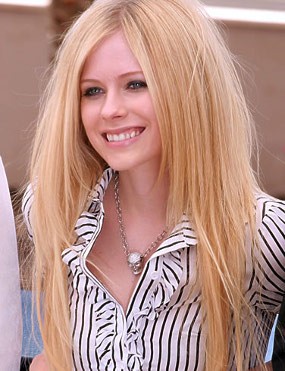 Avril Lavigne Tinggalkan Gaya Skater