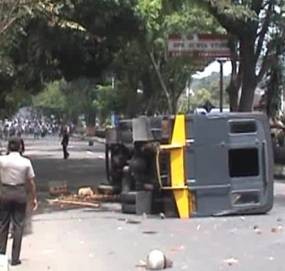 Gereja Korban Amuk Massa Temanggung Digaris Polisi