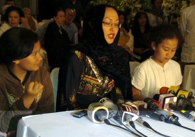 Angelina Sondakh Ikhlas