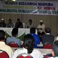 Aksi Bersama Anti Politisi Busuk di DPRD Surabaya Tertunda
