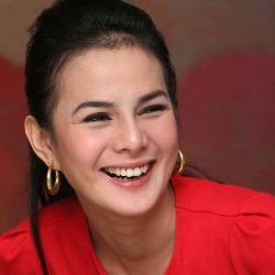 Astrid Tiar Semakin Dekat dengan Gading Marten