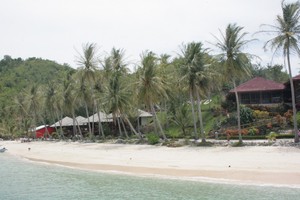 Melepas Penat di Pulau Sikuai