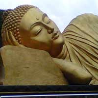 Patung Budha Tidur Dibuat Pemahat Lokal dengan Biaya Rp 500 Juta