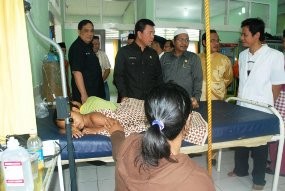 Ratusan Warga Indragiri Hulu Keracunan Makanan