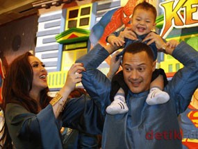 Angelina Sondakh Lawan Kesedihan dengan Doa