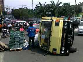 Pembatasan Jam Operasional Truk Mendesak