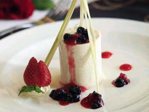 Resep Puding: Lemongrass Creme Brule with Raspberry Sauce