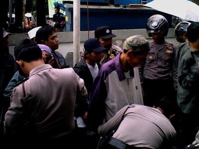 Pendukung Baasyir Diperiksa Ketat