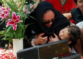 Dalam Keadaan Berduka, Angie Tetap Mengabdi pada Rakyat