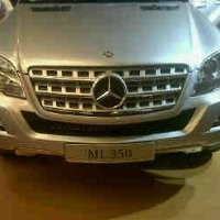 Mercy Buka Tahun 2011 dengan Mobil ML 350