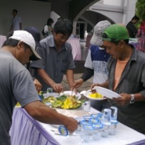 Mauludan di Bandung, 3.000 Warga Santap 120 Tumpeng