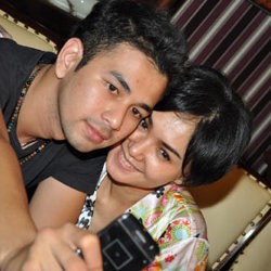 Yuni Shara Absen di Pesta Kejutan Raffi Ahmad