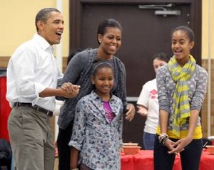 Michelle Obama Minta Ibu Bekerja Tetap Memberi ASI