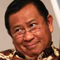 Susno Pergi ke Rumah Pengacara Susun Pledoi