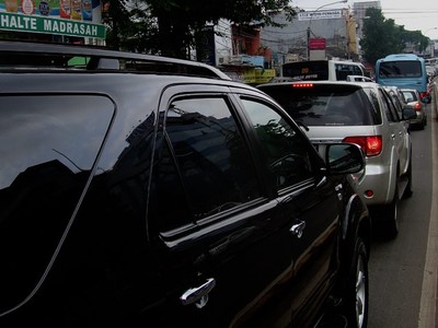 Buncit Raya Jadi Jalur Neraka