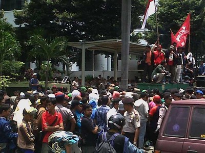Demo Tuntut Jhony Allen Ditangkap