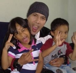 Yuke Masih Setia Tunggu Dewa 19 Cari Vokalis