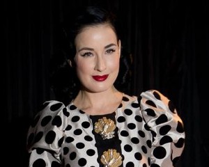 Dita Von Teese Segera Rilis Lini Parfum