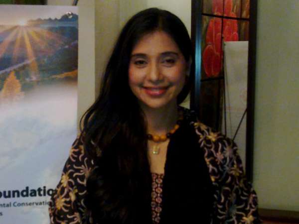 Ayu Azhari Makin Tegar Ayu Azhari Makin Tegar