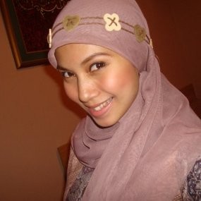 Puput Melati Ingin Bentuk Image Penyanyi Pop Berjilbab