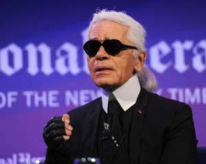 Karl Lagerfeld Kritik Desainer yang Tak Bisa Gambar