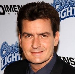 Charlie Sheen Beli Bentley & Porsche Turbo untuk Bintang Porno