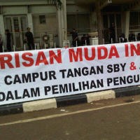 Massa Pro PSSI Juga Beraksi di Senayan