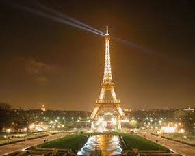 Menara Eiffel Diancam Bom Lagi, Ribuan Turis Dievakuasi