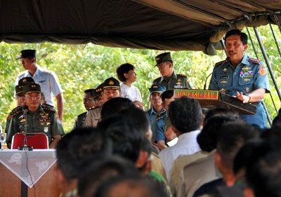 Panglima TNI Tinjau Perbatasan RI-Malaysia