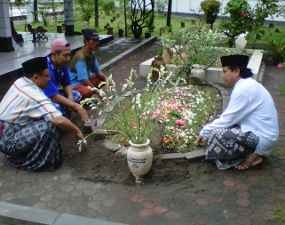 Keluarga Duga Makam Gus Dur akan Terus Ambles