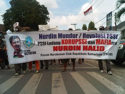 Suporter Terus Berdemo
