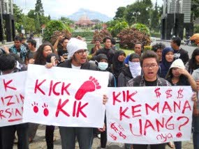 Mahasiswa UGM Demo Tolak Pemberlakuan Karcis Motor
