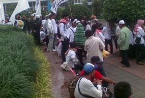 100-an Pendemo Ahmadiyah Mulai Datangi Bundaran HI