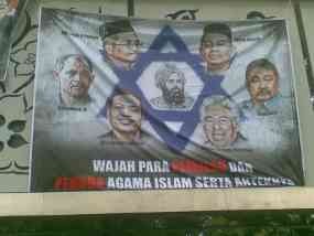 FUI Pasang Spanduk Penoda Agama Islam di Billboard Iklan