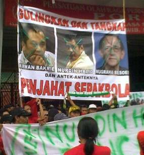  Pendemo Nurdin Longmarch ke Kantor Menpora, Senayan-Semanggi Macet