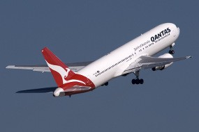 Lagi, Qantas Alami Masalah Mesin Saat Terbang dari Singapura