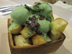 Honey Matcha Toast plus Chocomelt Beer, Yummy!