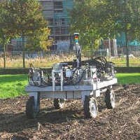 Robot Kini Sudah Bisa Bertani