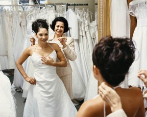 Tips Pintar & Cermat Memilih Gaun Pengantin