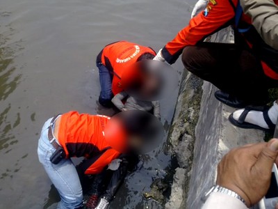 Mayat Perempuan Terapung di Sungai Kenjeran