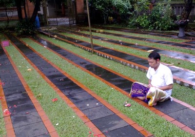 Umat Hindu Rayakan Nyepi di Pura Rawamangun