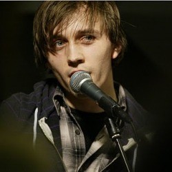 Tampil Sendiri, Konser Sondre Lerche Sesak Penonton