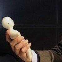 Ilmuwan Jepang Bikin Ponsel Manusia Mini