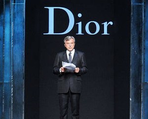 Pidato Emosional CEO Dior Pasca Kasus John Galliano