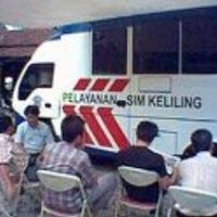 SIM Keliling Mangkal di Giant Pasteur