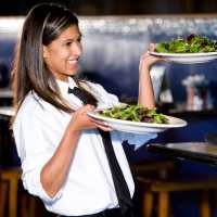 Senyum Pura-pura Bikin Perempuan Tertekan 