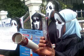 Dukung Pergub Anti Rokok, Ratusan Orang Demo MA