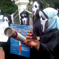 Dukung Pergub Anti Rokok, Ratusan Orang Demo MA